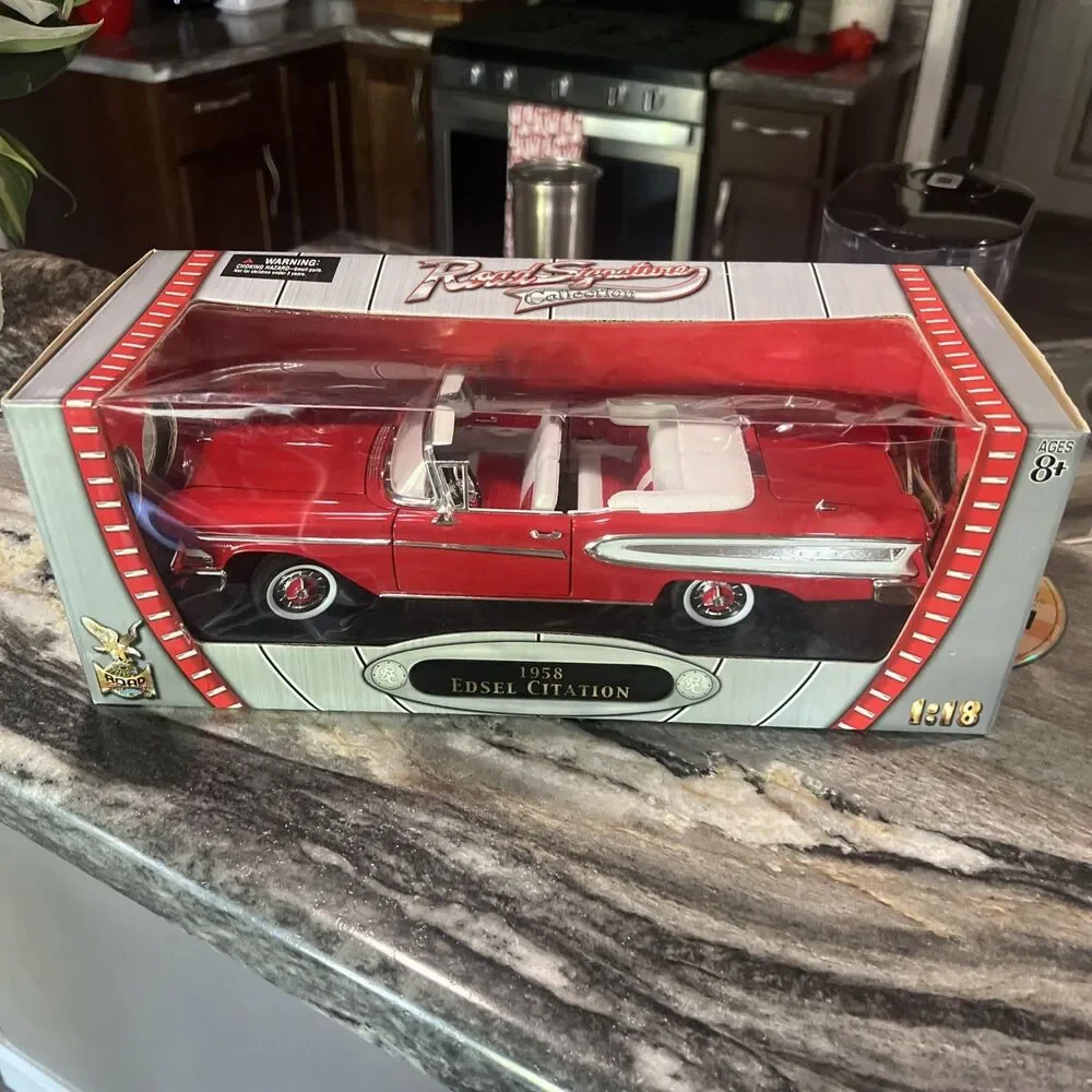 Road Legends 1:18 Die Cast 1958 Edsel Citation Red Convertible Car